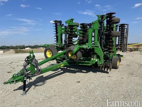 FarmsNews's tweet image. 2021 John Deere 2660VT 🔻

TruSet gang angle, cat 5 hitch, radial tires on main frame and wings, TruSet fore and aft, hydraulic knife and flat bar basket, TruSet side to side, and more.

usfarmer.com/tillage-equipm…

#ForSale