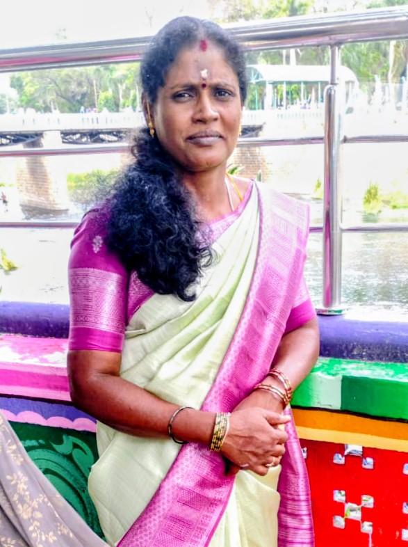 LocksimplyLock's tweet photo. @Kannan69378011 @Uma90863427411 Aunty affair sex https://t.co/y0gm3J7irr