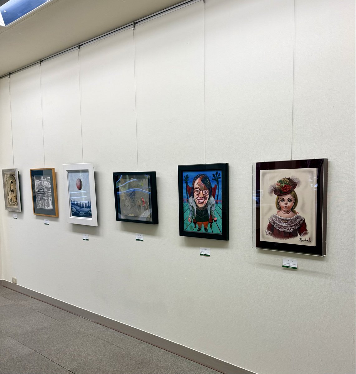 HidekoOkochi's tweet photo. 今日はレッスン日🎻

先日、父の絵も展示されている展覧会に行ってきました。
音楽や美術に限らず、ひとつのことを追求した表現に触れると、自分の音にも向き合いたくなります。 https://t.co/CTH3ur4bLj