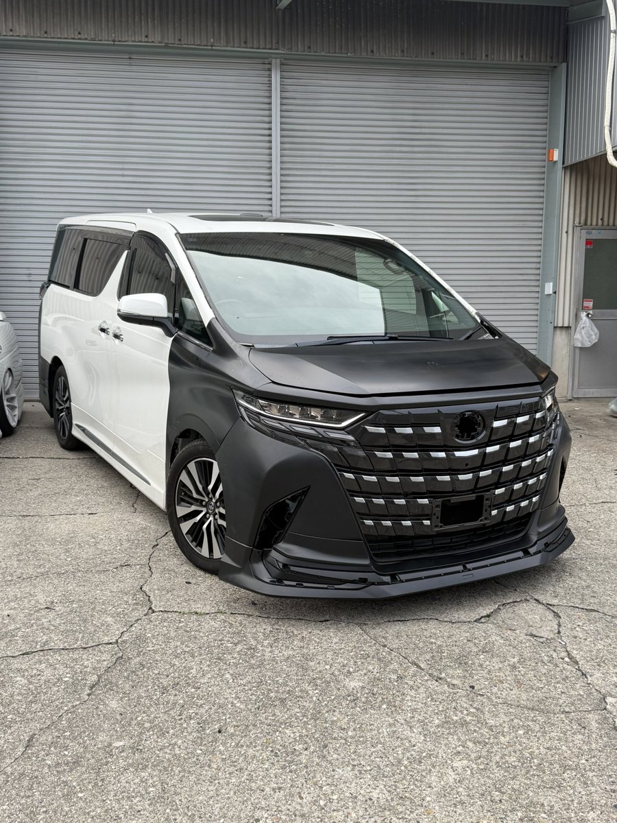 Mtec_Minami's tweet photo. 30アルファード→40アルファードスワップ制作中
まだ仮組段階でステーの加工とチリ合わせは途中だけどいい感じ

ヴェルファイア仕様も作れるのでベース車からオーダー制作可能です

気になったらRP https://t.co/MYnmmQUiZB