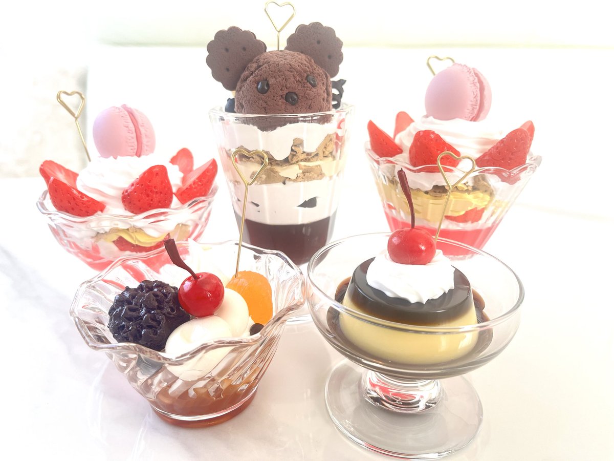 apri_cot0155's tweet photo. おはようございます☀
フェイクスイーツ雑貨屋さんの【あぷり＊こっと】です💕
いよいよ明日からまるデザです！
ドキドキですが、皆さんにお会い出来るのを楽しみにしています٩( 'ω' )و
#まるデザ
#まるデザチラ見せ出展 https://t.co/0BgMUis9jb