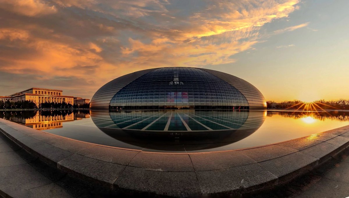 xizheng9610's tweet photo. 《晚霞中的国家大剧院》

#成为中国人 https://t.co/H9BprATHrh