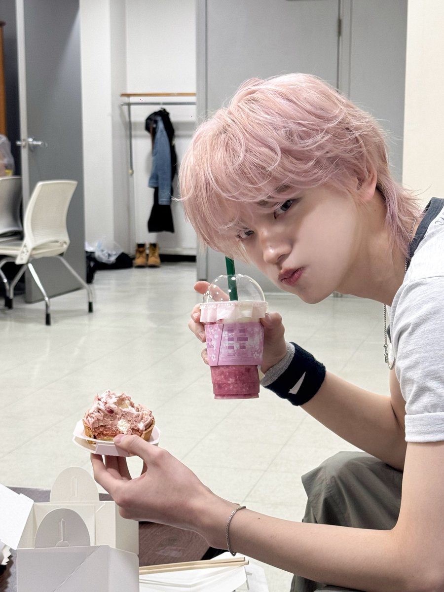 스마일왕만두 tweet media