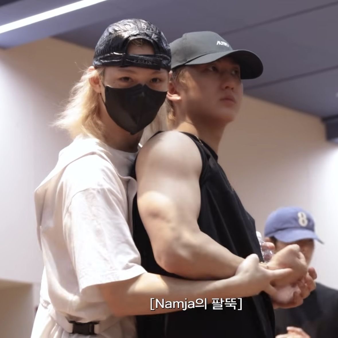 button :P tweet media