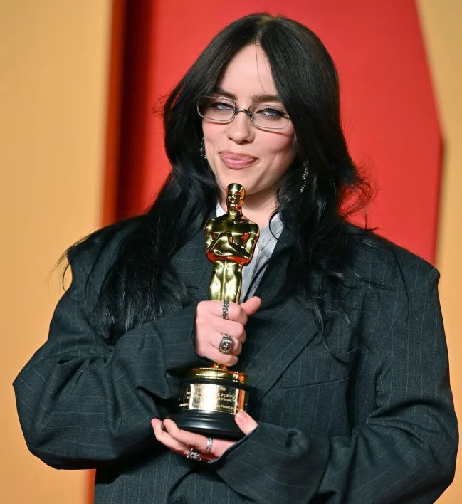 Billie Eilish Brasil tweet media