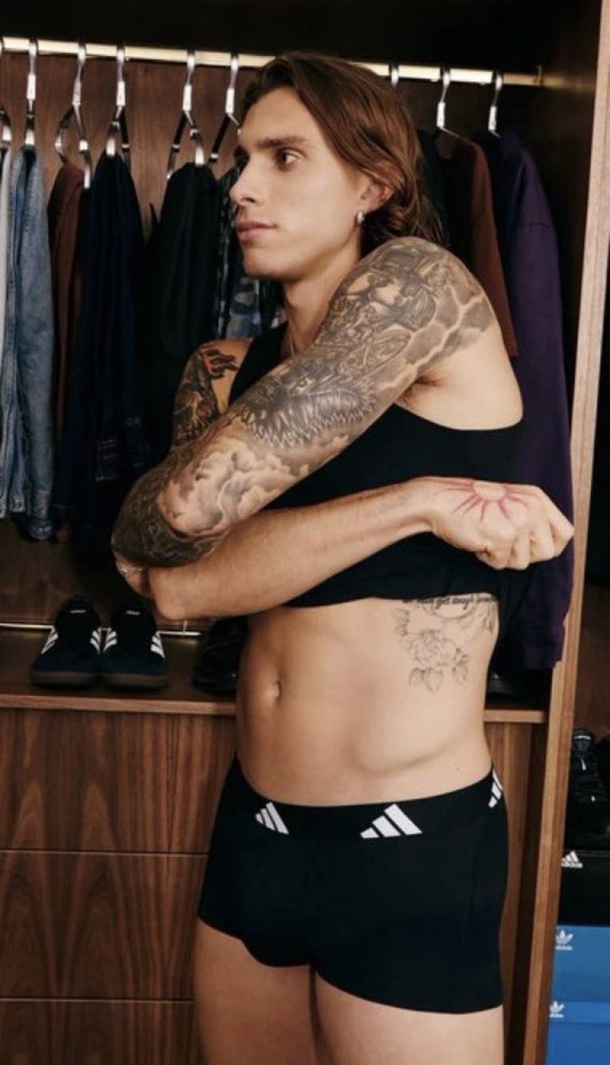 كلب جواو 😭👄 tweet media