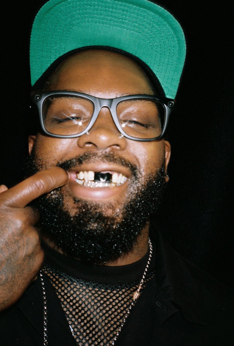 HoTMoM.CoM tweet media