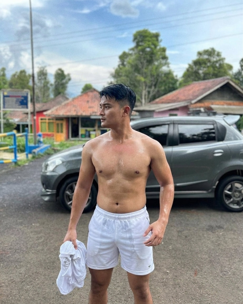 Kimboyfm's tweet photo. Basah sampe dalem dalem 💦💦💦 https://t.co/Jhm81qt2A8