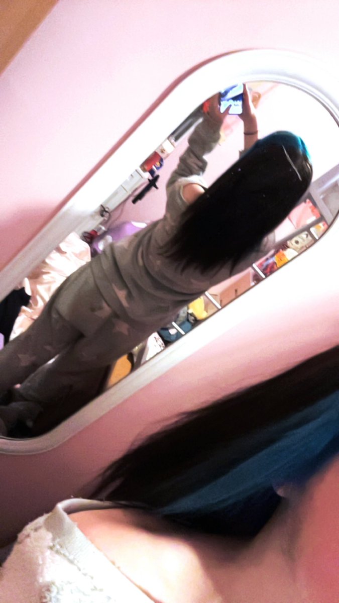 cimvbj's tweet image. new hairr!!! #edtwt #shed #tealhair #lvl14