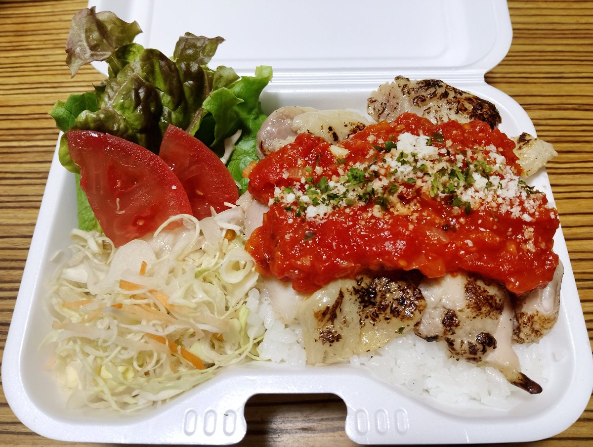 mock06171796's tweet image. 本日は半蔵門prex-northにて出店です！

来週から値上げになりますので、現行価格での販売は今日が最後です！
天気も良いので是非ご来店下さい！

値上げは不安ですが、新メニューもご用意しますので来週からもどうぞ宜しくお願いします！

#mock #キッチンカー　#ランチ　#弁当　#半蔵門　#麹町