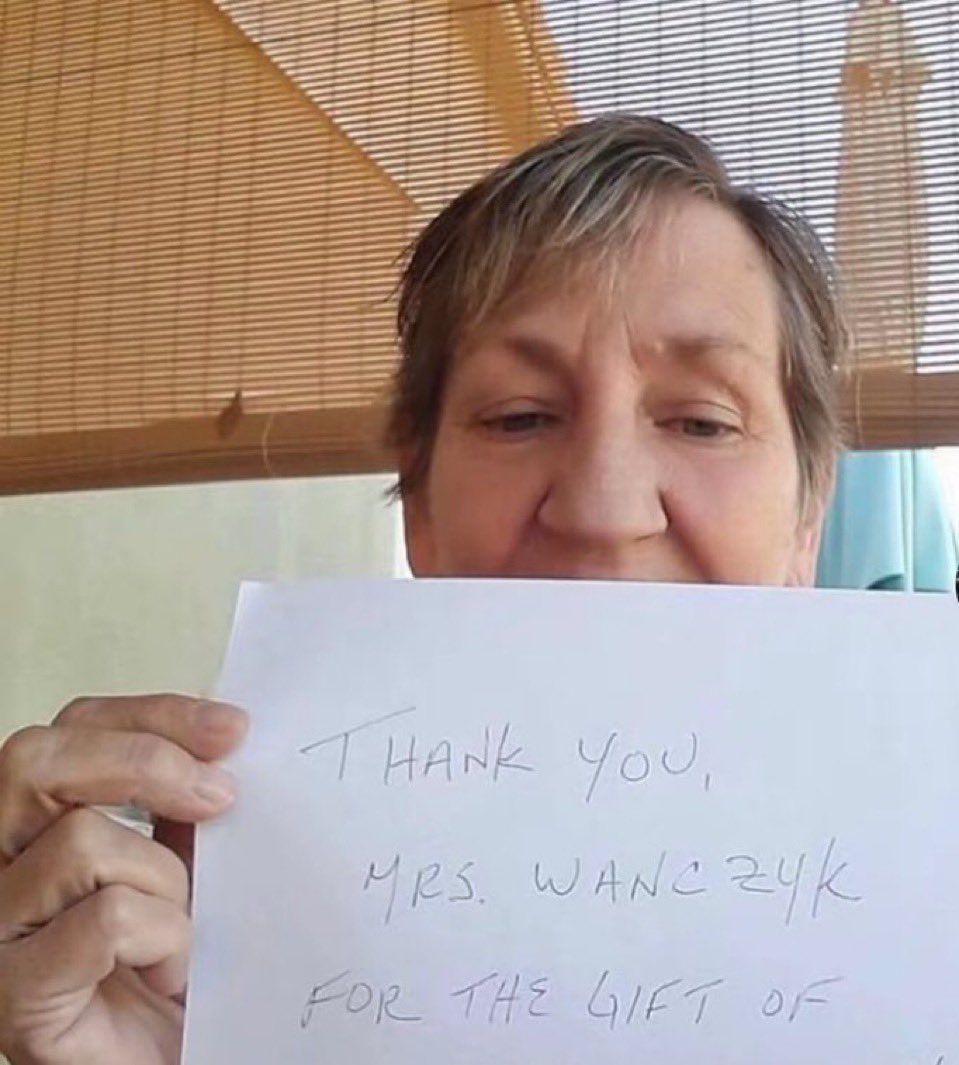 wanczyk720227's tweet photo. Christiana was so happy to receive her cash prize today 🎉🏆… Send me a DM if you’re in need financially, 2 more slots remaining 🥰 https://t.co/373vU4a0yi