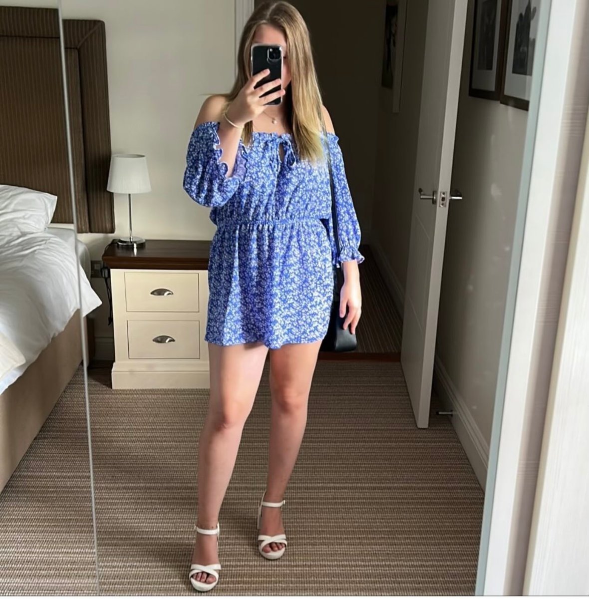 mother daughter tweet media