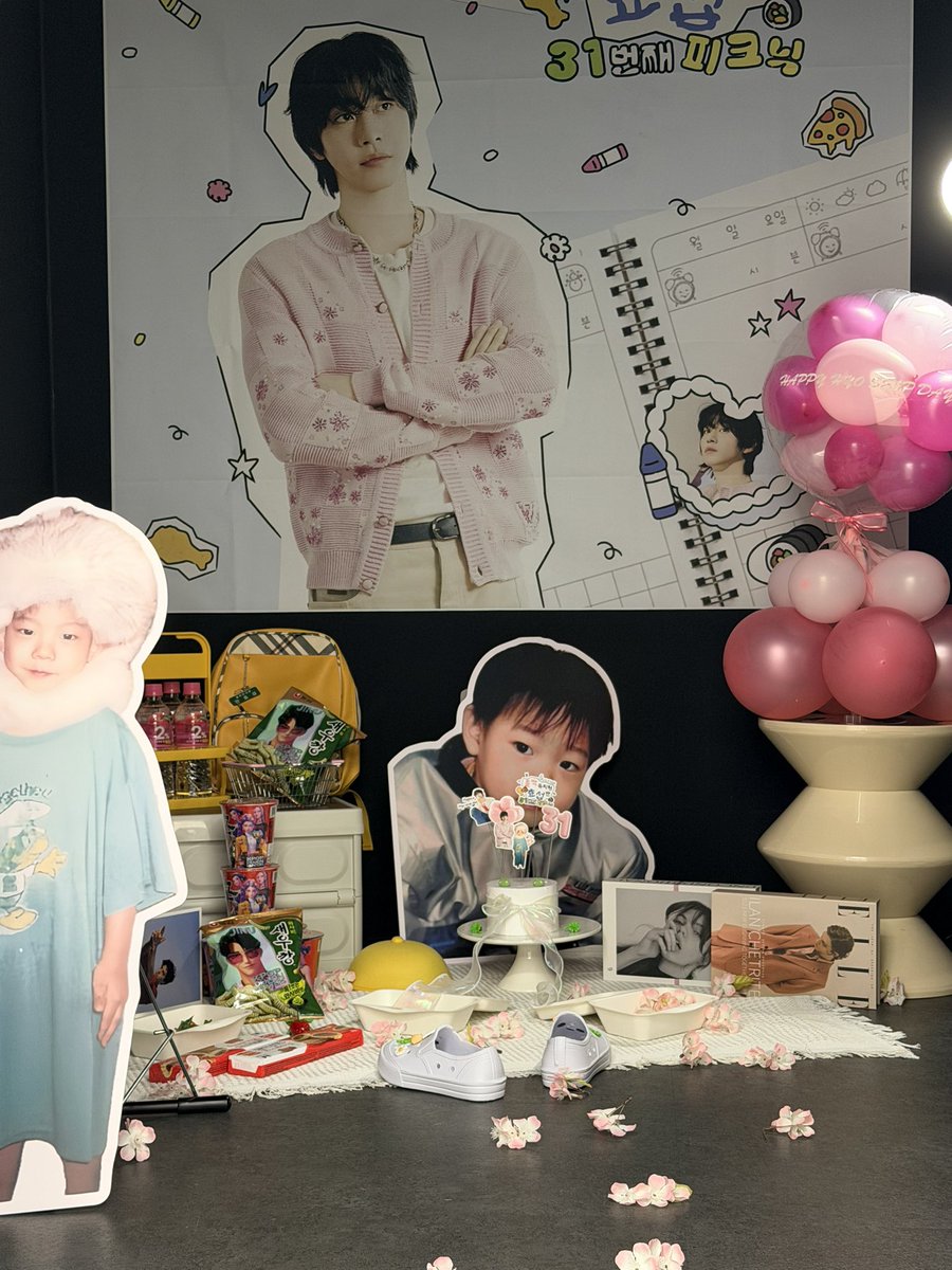 #폴짝유치원_31번째_피크닉
1일차 곧 𝙊𝙋𝙀𝙉 ..
｡ﾟﾟ･｡･ﾟﾟ｡
。𝒊 𝒍𝒖𝒗 𝒖💕ᵎ  𝙃𝙔𝙊 𝙎𝙀𝙊𝙋 𝙃𝘽𝘿
　ﾟ･｡･
포토존의 모든 소품은 ˏ 사용 후 제자리
반납 부탁드리며 ˏ 풍선의 의자 위치에서
포토타임을 하실 수 있습니다ˏ
한분씩 배려 하여ˏ 입장 부탁 드립니다ˏ