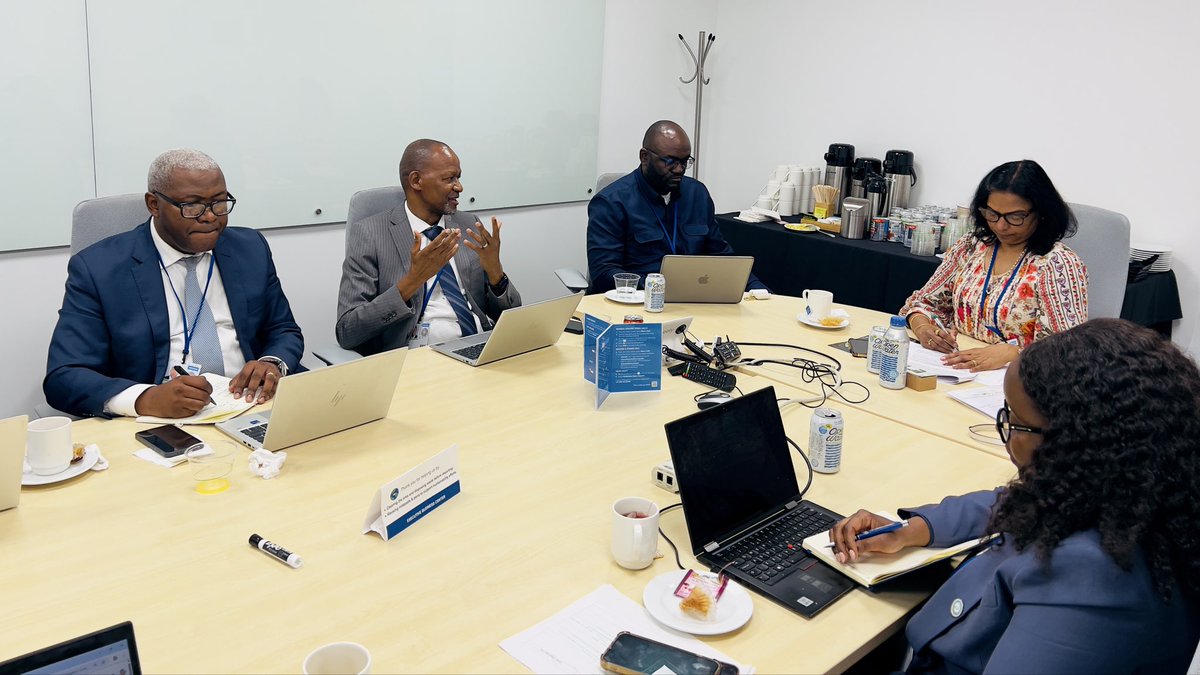 SADC_News's tweet image. SADC Executive Secretary @EliasMagosi met @KattumuriRuth of the Commonwealth Secretariat on the margins of the #IMF &amp;amp; #WorldBank Spring Meetings on 15/04/26 to explore strengthened cooperation in economic development, youth empowerment, public health and support for small states.