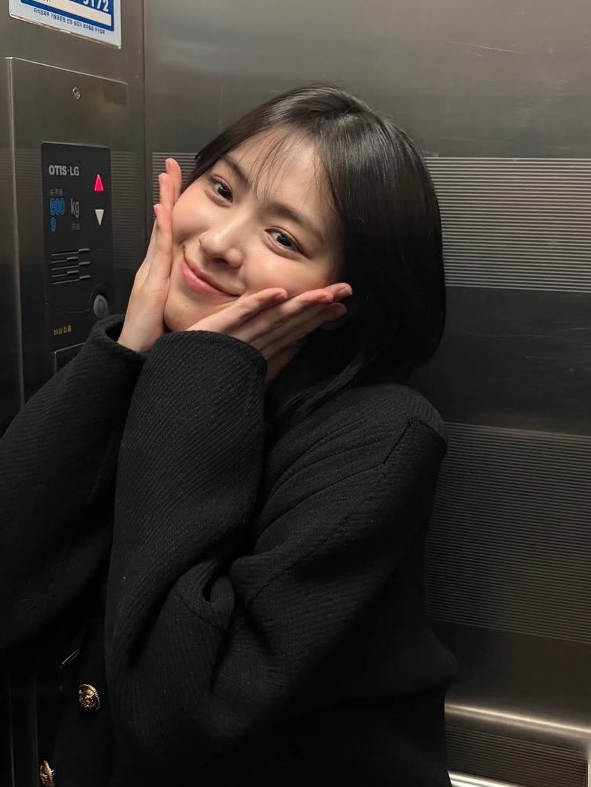 PLS I LOVE HER SO MUCH 😭😭😭😭😭😭