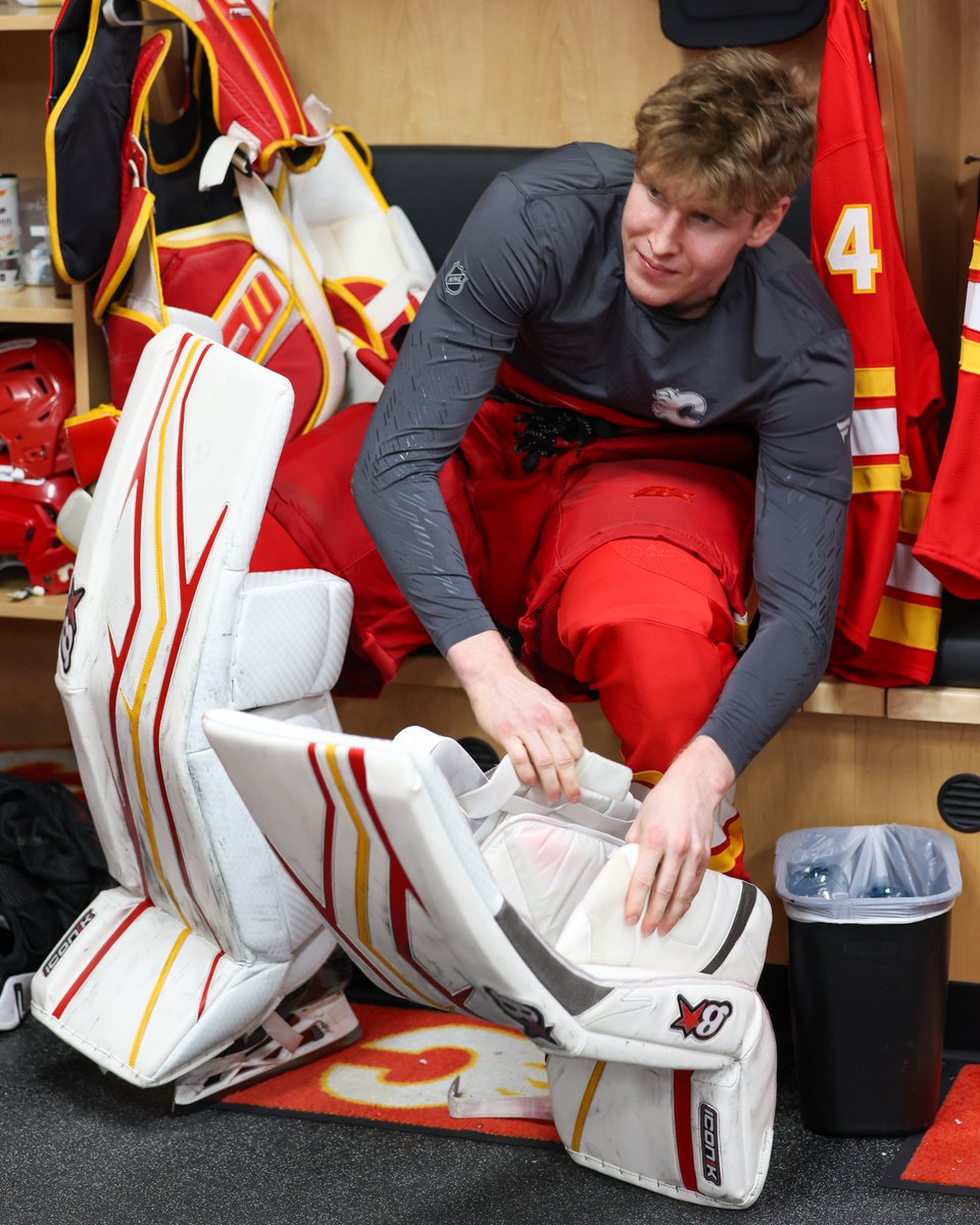 NHLFlames's tweet photo. Gearing up for Game 1️⃣ in the NHL! https://t.co/pBgeZi8kBx