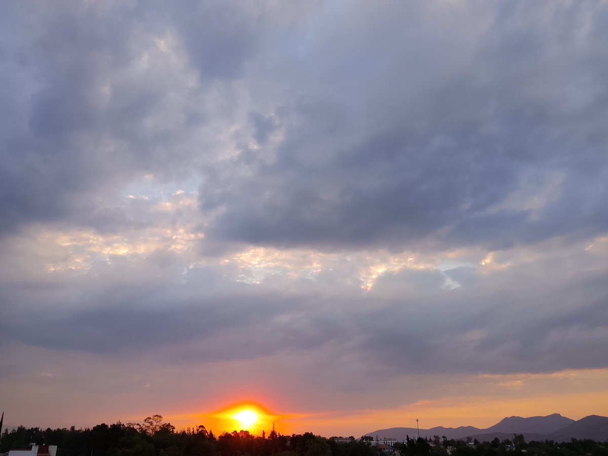 alidlc's tweet photo. Se termina la tarde ... https://t.co/LCryJpZMM7