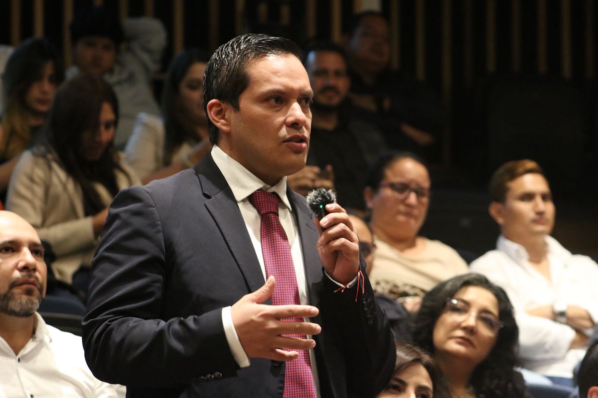 AgrocalidadEC's tweet photo. Los coordinadores de distintas áreas de la Agencia mostraron el trabajo realizado así como las proyecciones en:

🐮Fiebre Aftosa.
🌴FocR4T.
👍🏽Alimentos aptos para consumo.
✅Dinamizar el registro de nuevos productos.
🔬Tecnificación de laboratorios. https://t.co/naUWlWwaRd