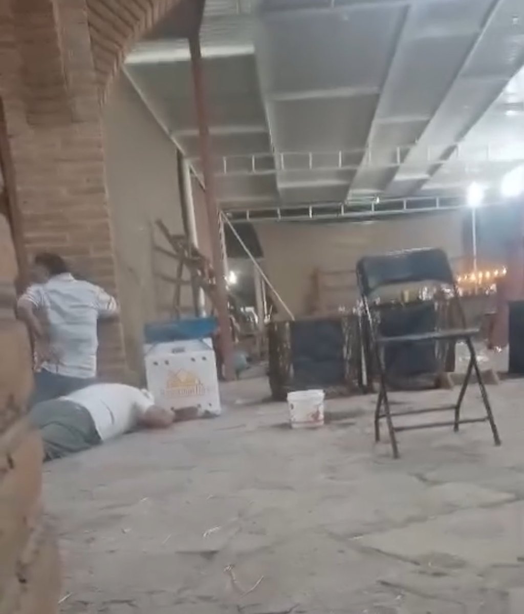 GildoGarzaMx's tweet image. 🔴 #Querétaro | De los hechos en el municipio de #Corregidora

MORENA como siempre Intentan vender que Querétaro está “desbordado” en violencia, pero lo de anoche ocurrió en una finca privada, durante una pelea de gallos clandestina e ilegal, no en un espacio público ni dentro de