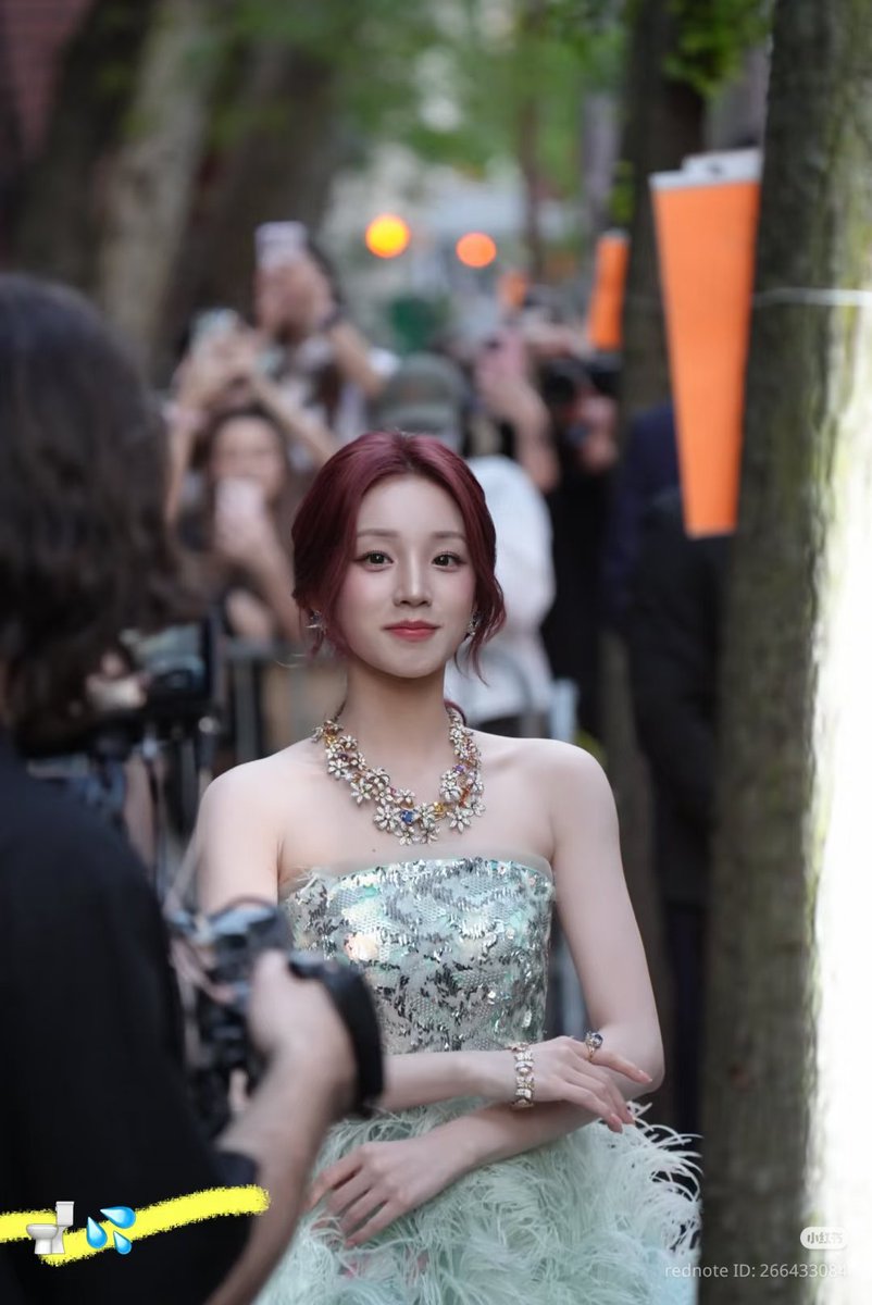 faafafah_'s tweet image. 📸 Heavenly gorgeous

xhslink.com/o/5Cht1sUflG4

#우기 #YUQI #宋雨琦