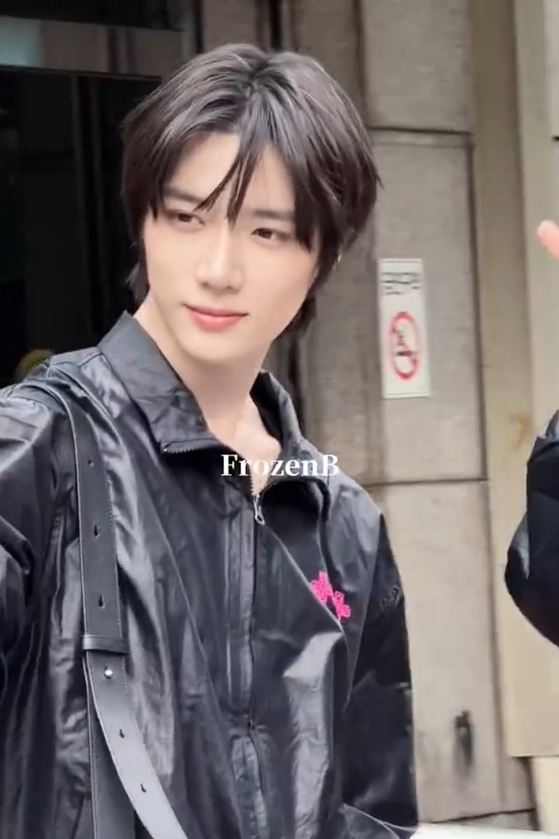 cbgstwt's tweet photo. beomgyu’s face card is just insane https://t.co/o243DB0BfN