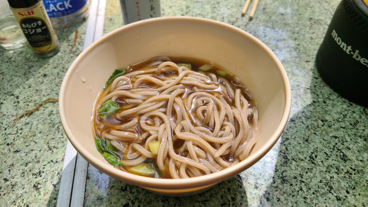 朝蕎麦。
 
バチくそ美味い！