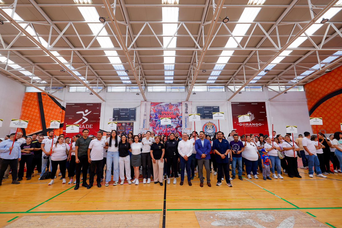 CoronelasDgo's tweet photo. Las Coronelas de Durango presentes en el arranque del “Torneo Deportivo Sindical, Tres Poderes - Unidad” 🏐

#LVP #Durango #Coronelas https://t.co/I5i112FhUk