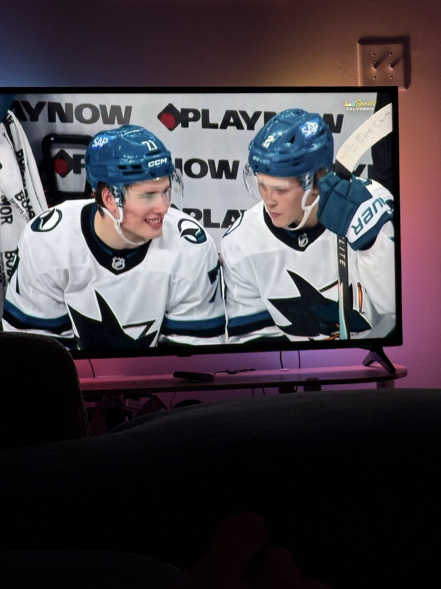 amanda 💛🖤🩵💙 tweet media