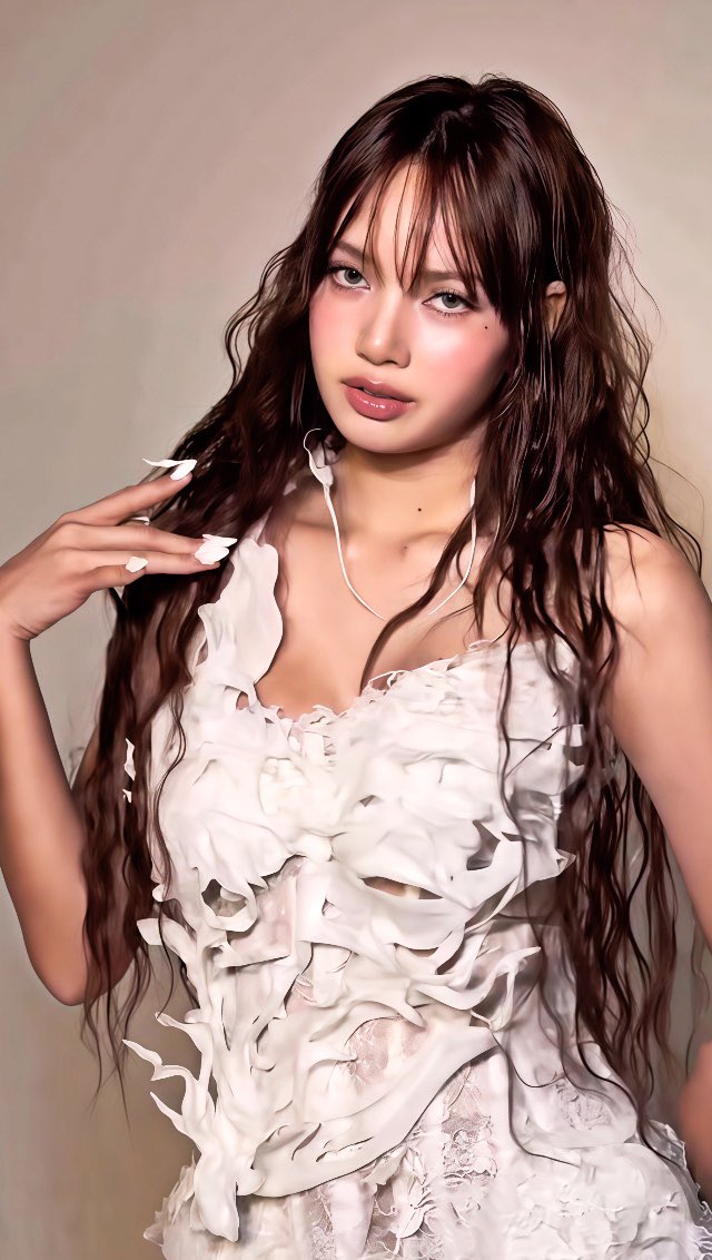 LISA BASE tweet media