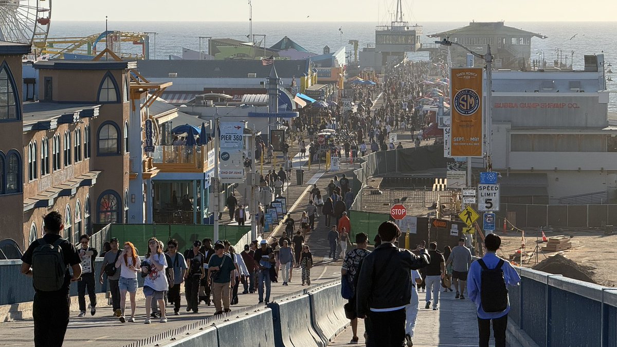 hawaii_isla808's tweet image. Santa Monica Yacht Harbor sign afternoon from Santa Monica Pier #santamonica #santamonicapier #santamonicayachtharbor #california