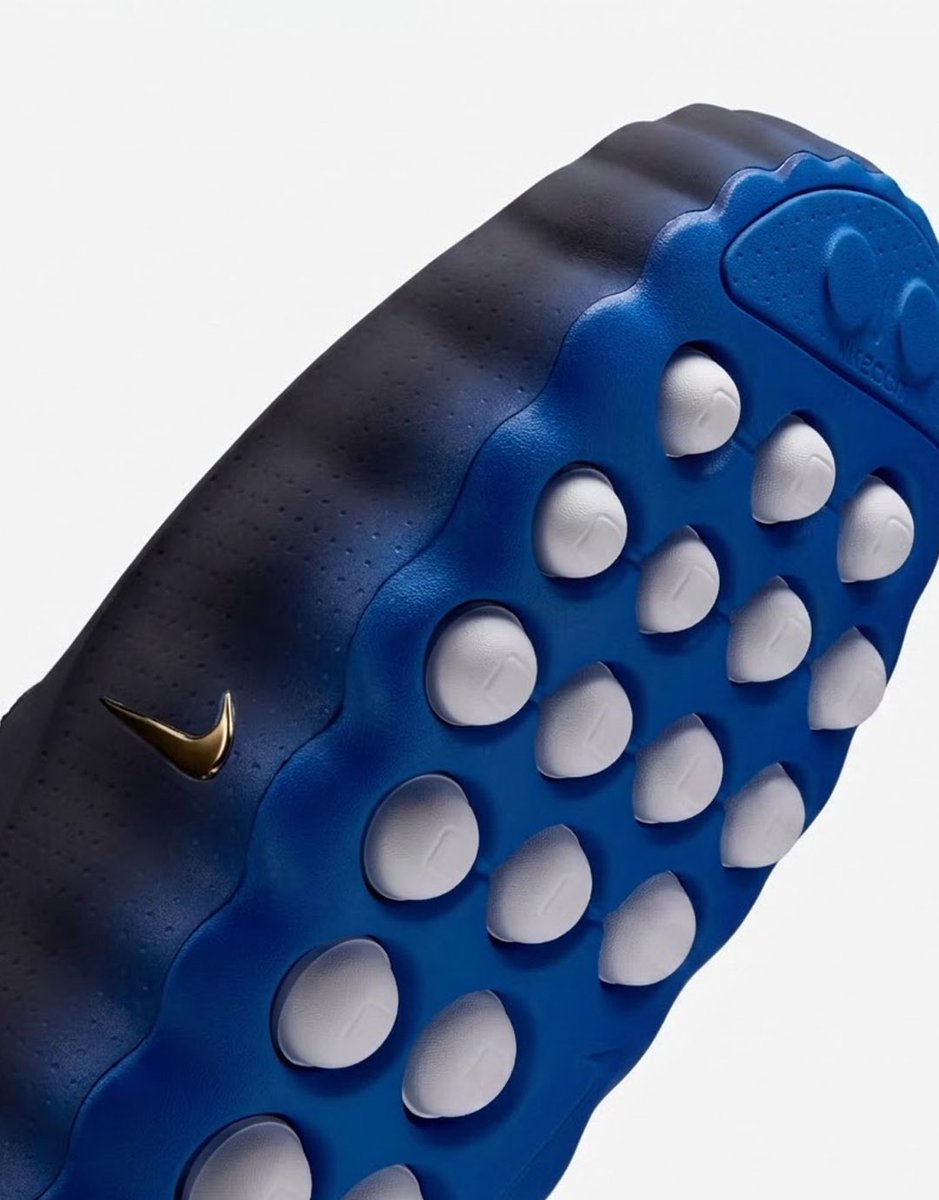 Here are official images of the “Blackened Blue” Nike Mind 001 Mule, expected April 30 for a retail price point of $95 🧠

The latest colorway features a smooth navy-to-royal gradient tied to Nike’s Mind Science Department—designed to balance calm and productivity with every