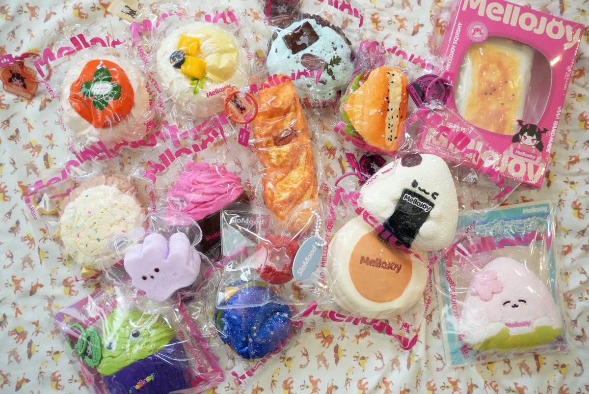 年末からこそこそ集めてたらこんな事に。最近のお気に入りはうめこと千層うさぎです。こんな〜時代も〜あった〜ねと。という日が数ヶ月で来るとは思わなんだ