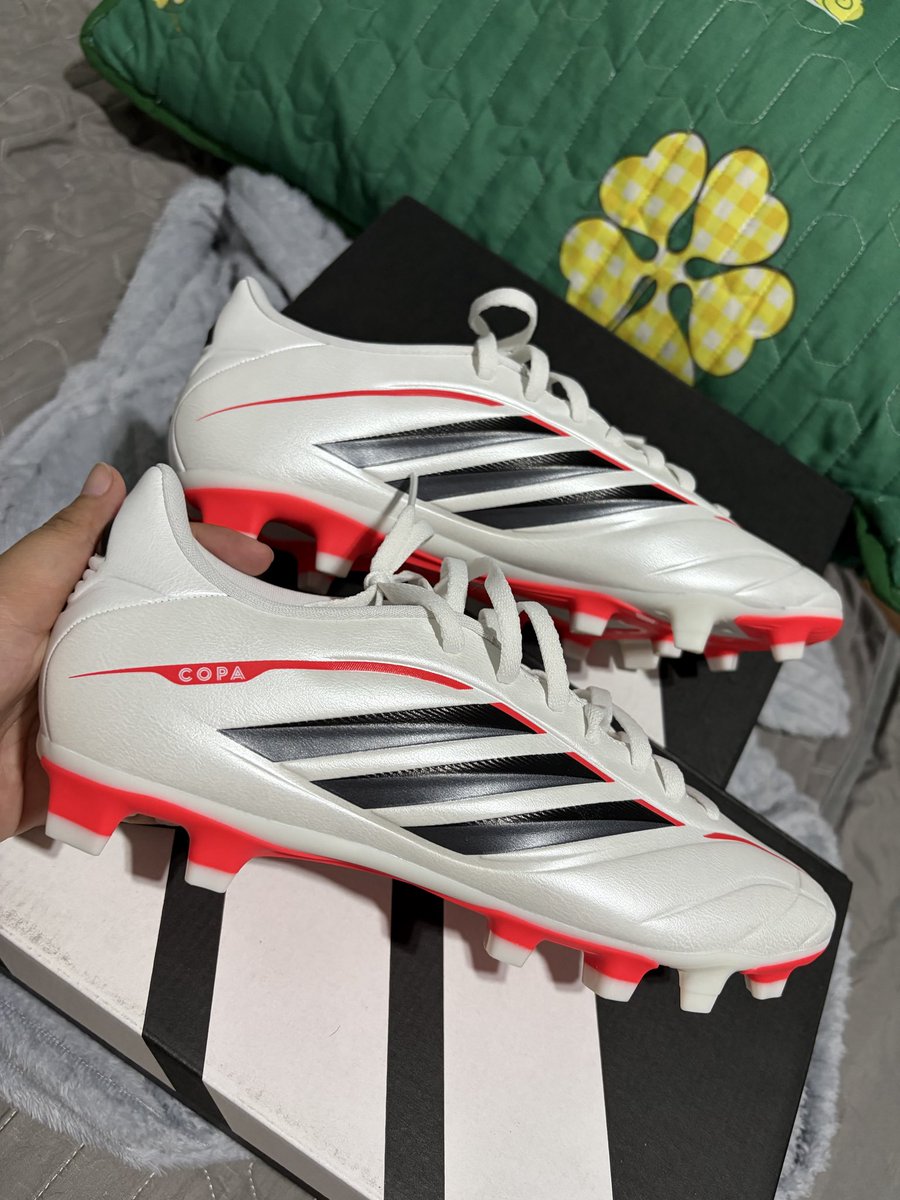 larra_jaye's tweet photo. Game ? ⚽️😍 https://t.co/0LweX8CfYN