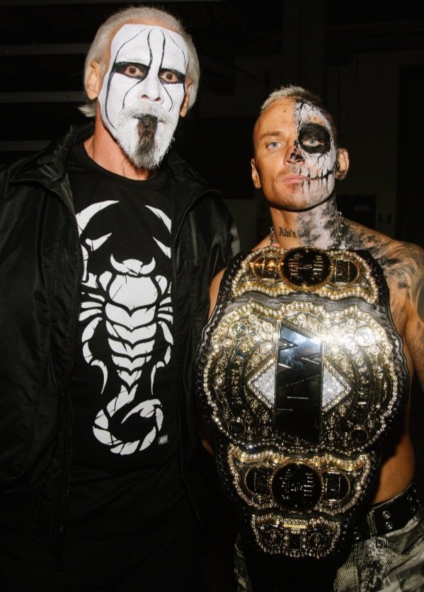 Risin7Seven's tweet photo. He deserves it. He's fought, he's sacrificed, he waved an AEW flag on Mt Everest for goshsakes.
But get the guy a new belt please @aew @TonyKhan https://t.co/EI2YxbrbnN