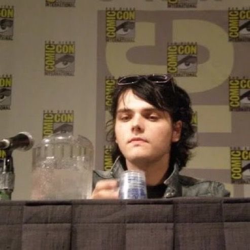 cam 🖍️🧁 tweet media