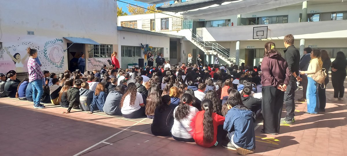 coordedfdge's tweet photo. Desde la Coordinación de Educación Física acompañamos a las escuelas en el desarrollo del Primer Simulacro de Sismo del Ciclo Lectivo, promoviendo la seguridad, la prevención y el trabajo en equipo.

@MzaDGE @TadeoGZ @educultuydge https://t.co/FobmIxocXD