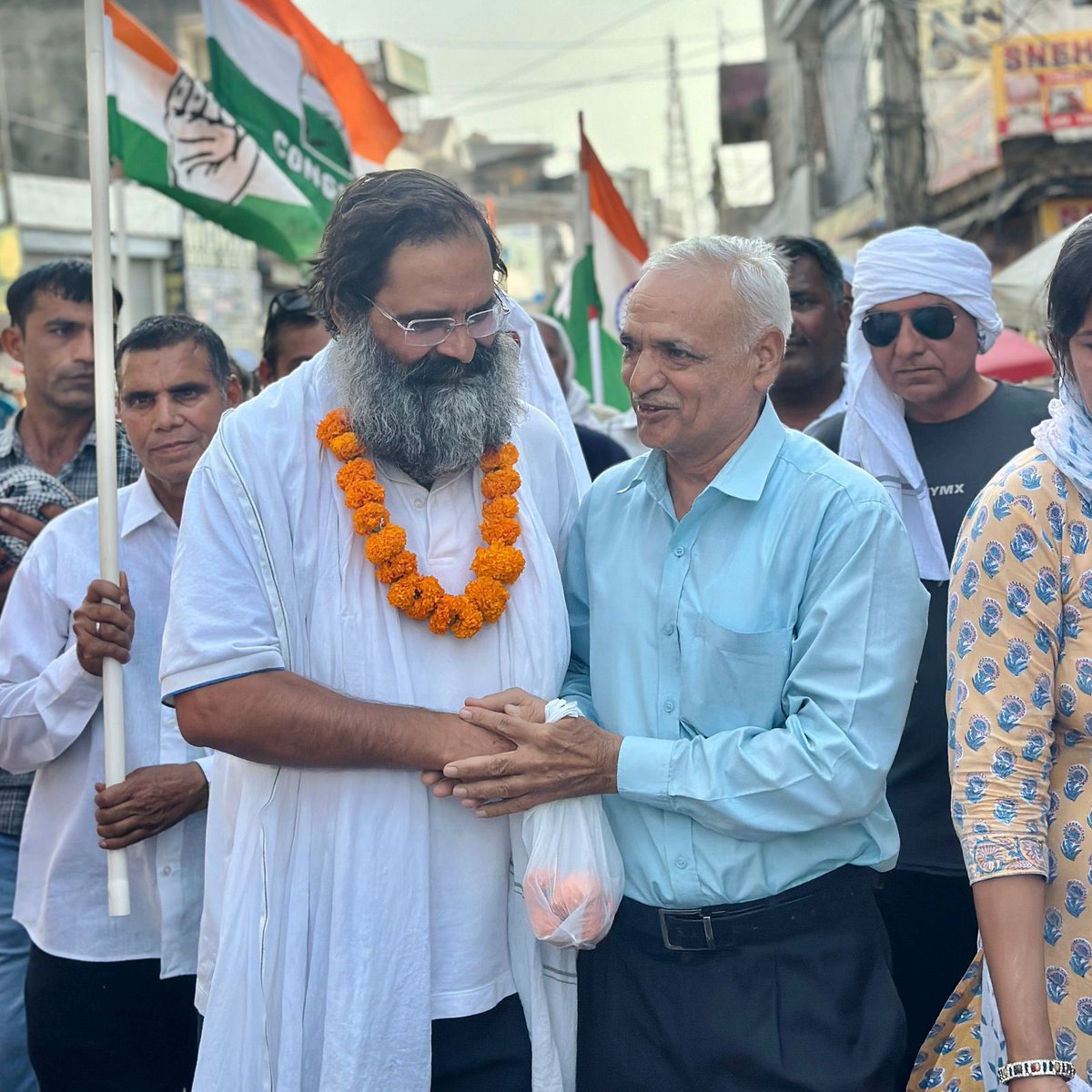 BrijendraSpeaks's tweet photo. कल सोनीपत में सदभाव यात्रा के समर्थन में आए शहरवासियों का आभार।
यूँही एकजुटता से हमें भाजपा की विभाजनकारी राजनीति को हराना है। https://t.co/AunBBvEHrZ