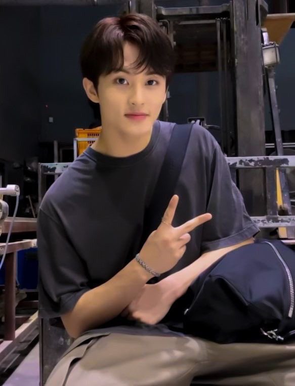 oymark8's tweet photo. 첫사랑은 아무래도 이분
                                              끝사랑은 얘 https://t.co/8VHMmO8YpN