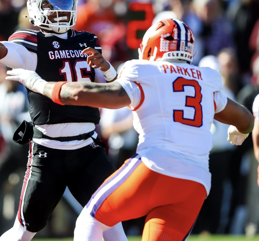 Green19Football's tweet image. (DRAFT) THE EDGE ENFORCER: Clemson EDGE T.J. Parker 2026 NFL Draft Profile

green19.net/news/draft-the…

#NFLDraft #NFL #Draft #Clemson