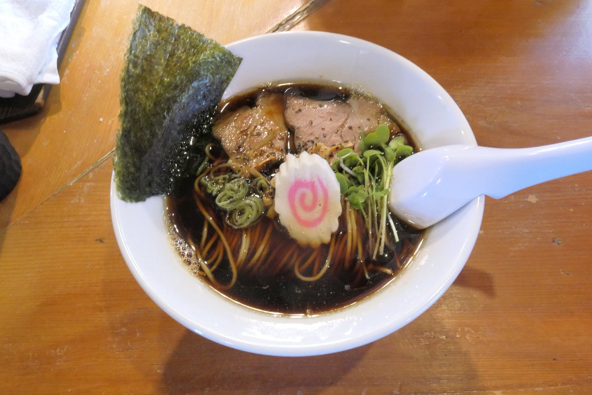 ﾄﾝｺﾂ*𓃟 tweet media