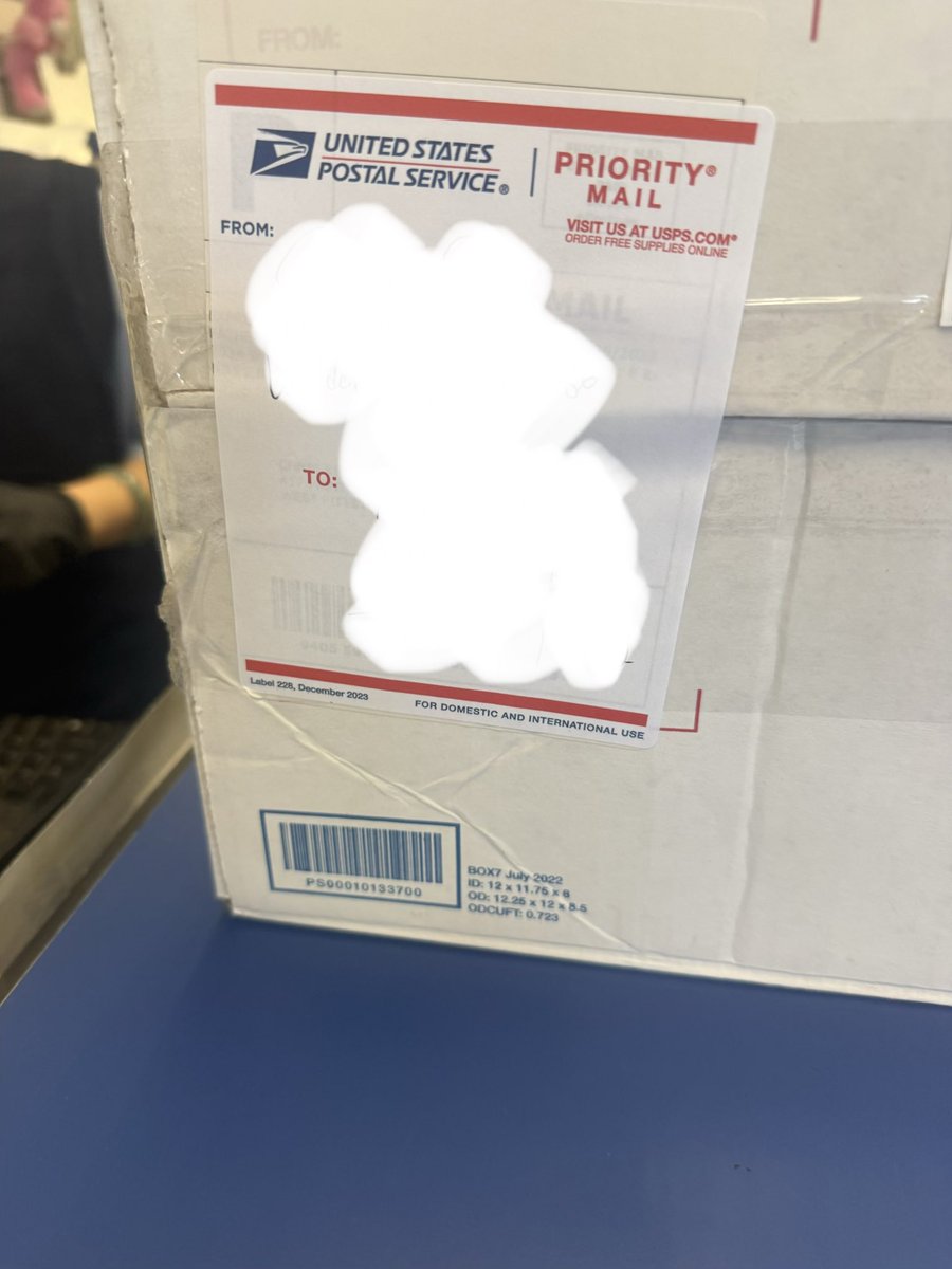CraigCaruso's tweet image. Pay attention to #RippinForTheCure 
Pay attention to #RakOfTheDay
Pay attention to @eshecker 

You would not believe what is in this box 📦 

🤫 🤐
