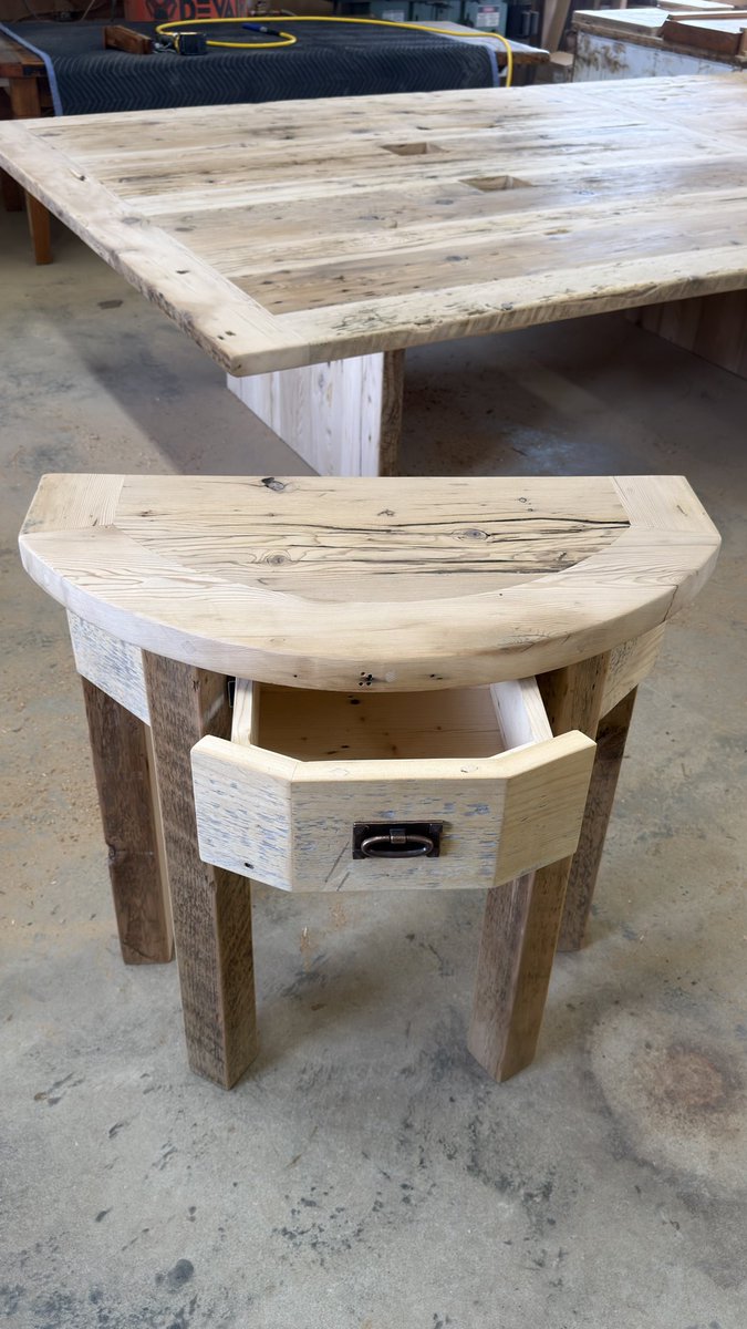 Ontario Reclaimed Barnwood Furniture tweet media