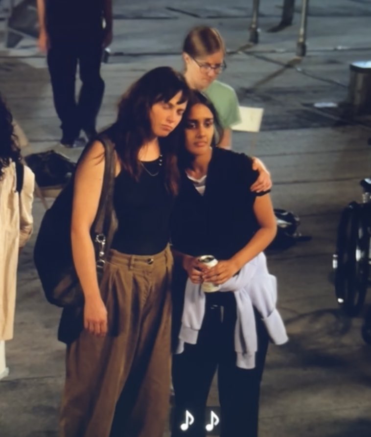 sky ‧₊˚ ⋅ PITT SPOILERS tweet media