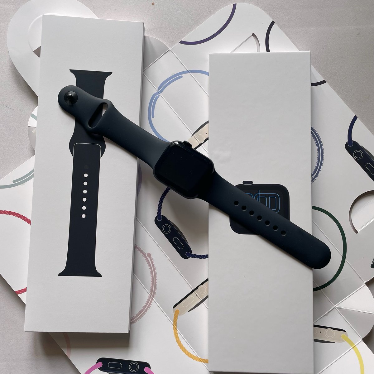 mau jual apple watch se3 40mm. kali ada yang minat. pembelian akhir feb 2026. baru dipake 2 kali