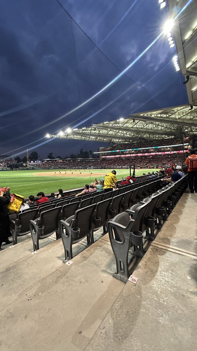 hrojas_8's tweet photo. Happy new year  #diablos @DiablosRojosMX https://t.co/WESFeL7qrl