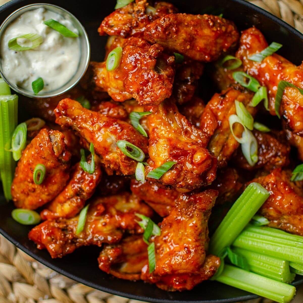 Living_Lou's tweet image. Honey-Buffalo chicken wings!

Perfect for watching sports-  you’ll LOVE this sweet and spicy #recipe. The wings are seasoned with a mix of spices, baked until crisp, and then tossed in a sticky honey-buffalo glaze. YUM. 

RECIPE: buff.ly/2HXjVyj
#foodie #recipeoftheday