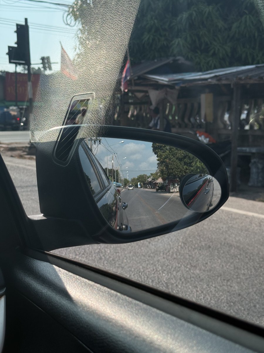 ออวอ. tweet media