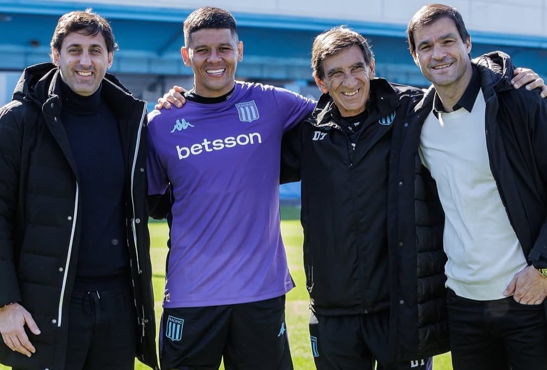 GerGarciaGrova's tweet image. 🚨#Racing NO ESTUDIA la rescisión de Marcos Rojo.

📌La directiva desmiente la versión que circuló en la jornada de hoy. 

👉Marcos tiene contrato hasta el 30/6