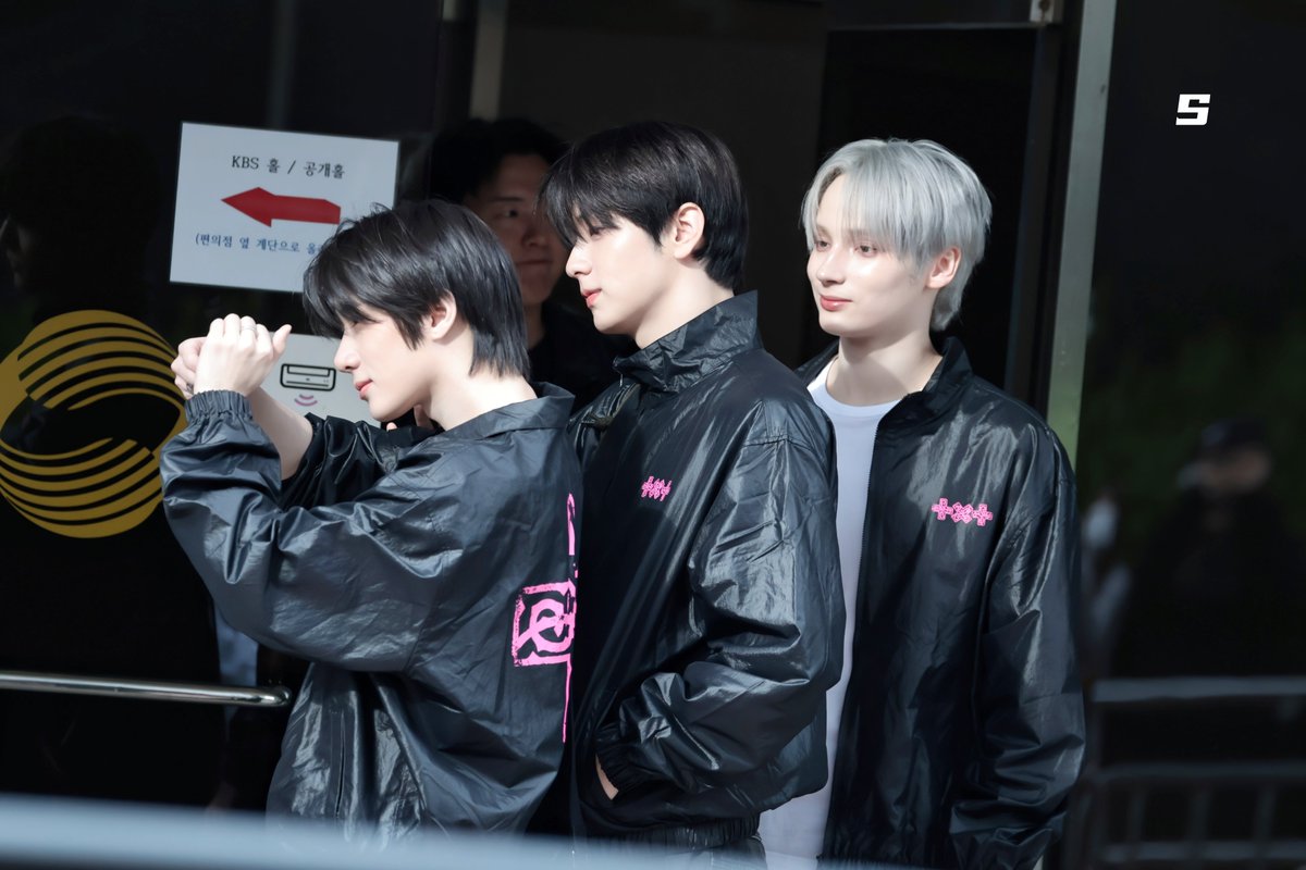 rr_ss_77 tweet media