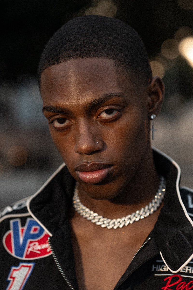 Laronbest tweet media